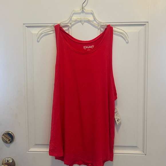 Flowy tank - Picture 1 of 5